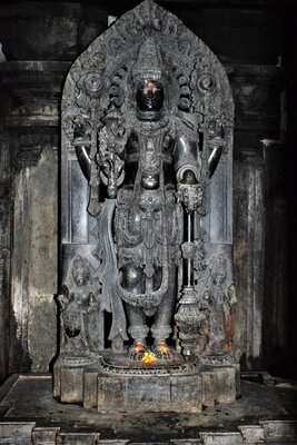 Somanathapura, Keshava temple, Northern sancturm or garbhagriha, deity Janardhana