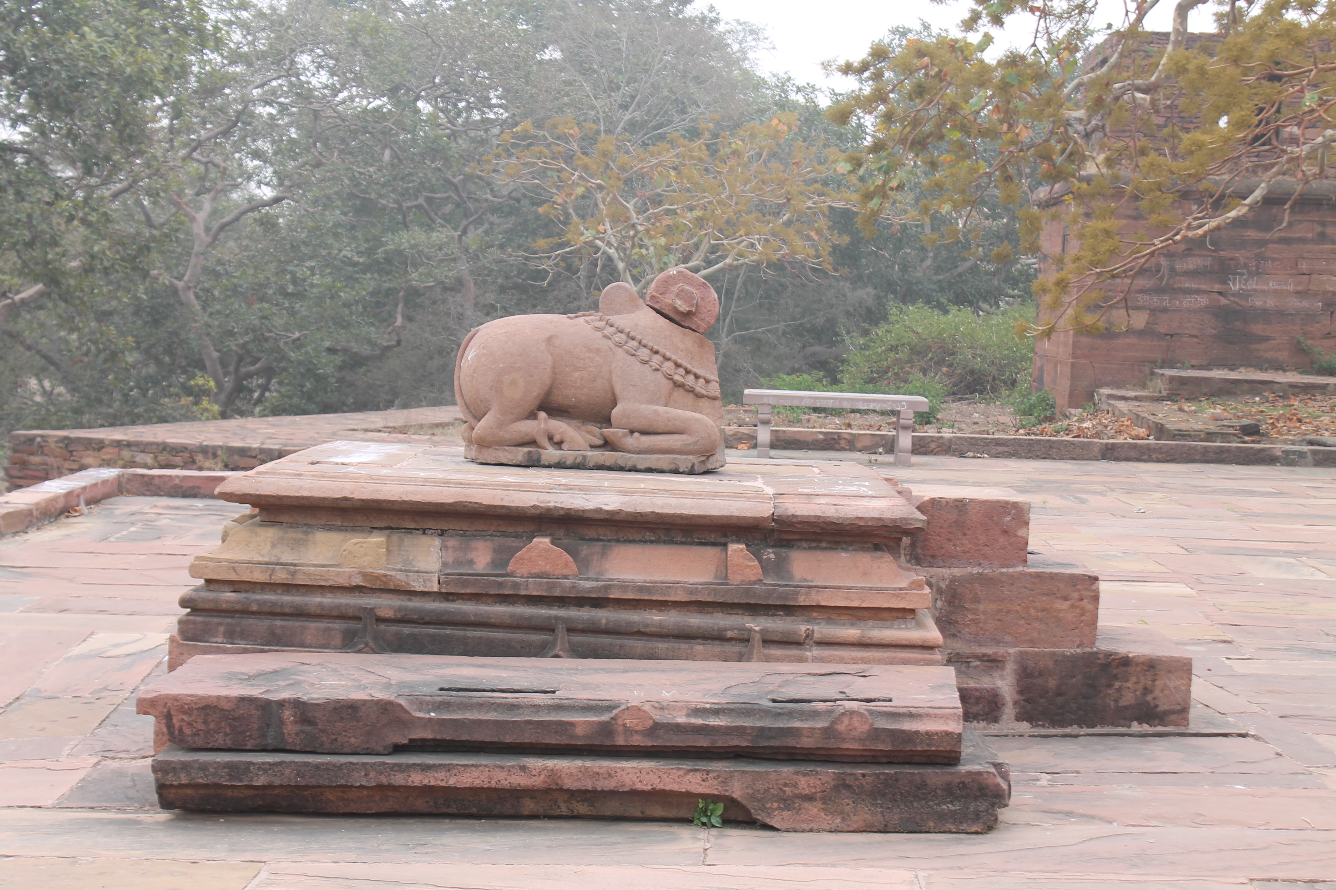 The Nandi mandapa (pillared hall), or vahana mandapa, stands in front of the Suhaveshwar Temple's main entrance. There is a flight of stairs to the east. It must have had four pillars supporting a shikhara (superstructure) at one point. This Nandi mandapa’s remains are similar to the one in front of the Mahanaleshwar Temple.