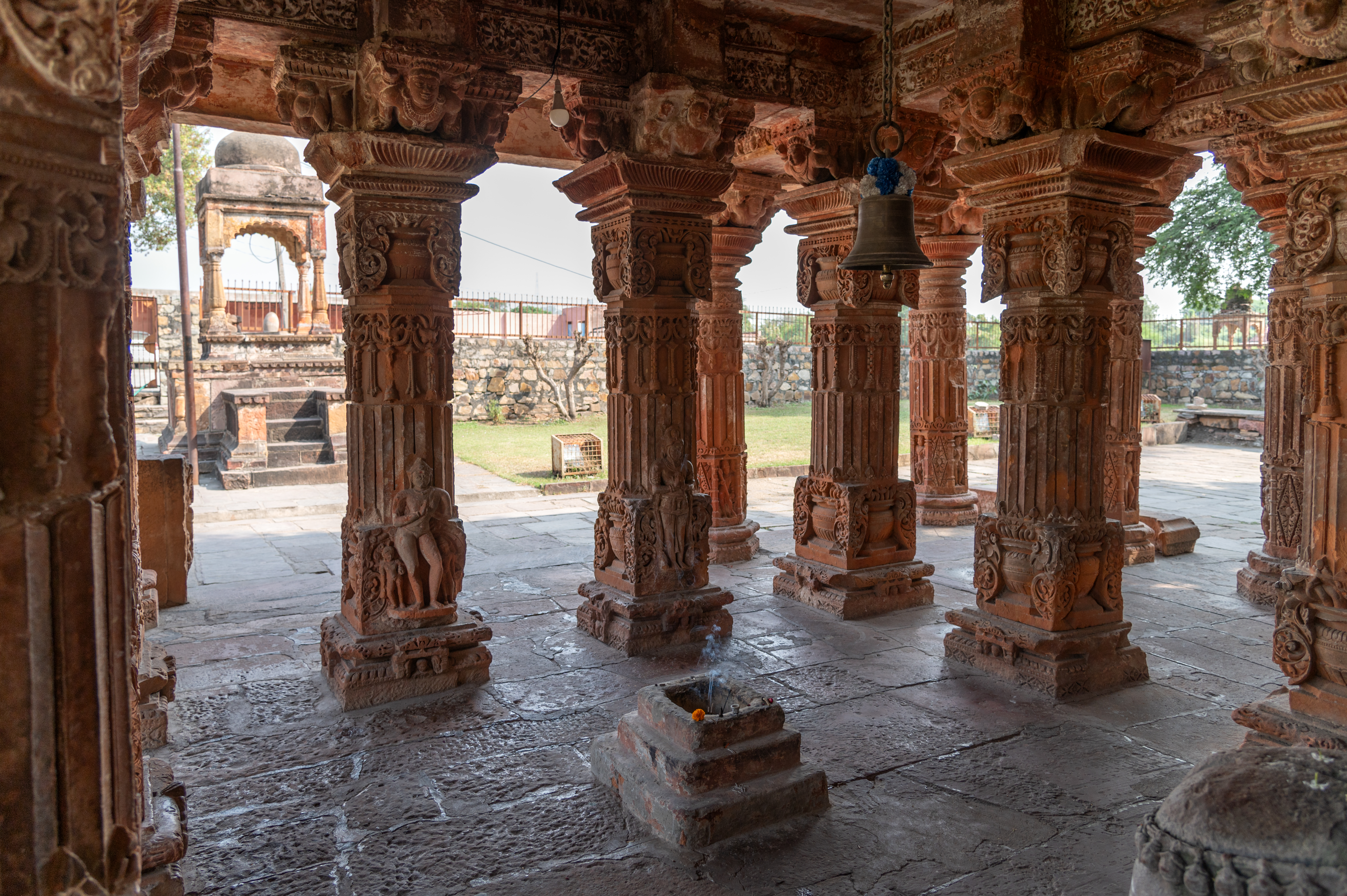 The mandapa (pillared hall) of the Sitaleshwar Temple is square in design with a large number of pillars—26 in total, according to the Archaeological Survey of India (ASI). The pillars are adorned with Purnaghata kalasha, an auspicious motif symbolizing abundance, growth, and prosperity. Grassamukha (kirtimukha, or face of glory) and chain motifs adorn the shafts of the pillars.